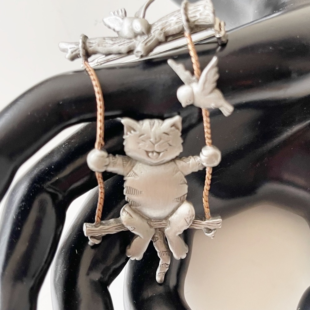 JJ Brooch cute‎ cat on a swing with birds silver tone